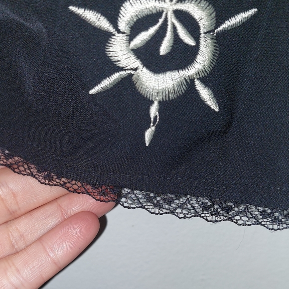 Ann Taylor Loft black embroidered skirt - Picture 3 of 6